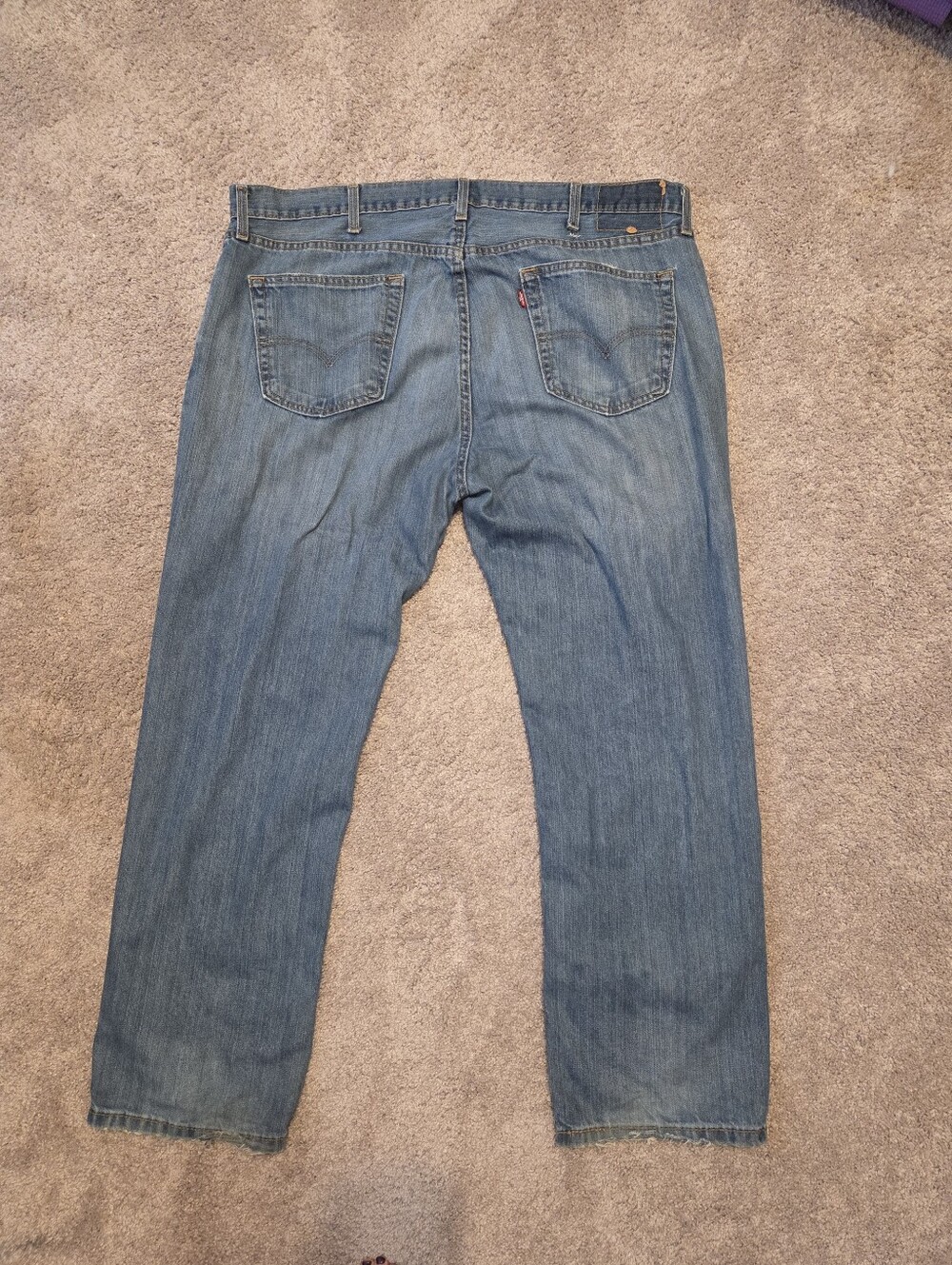 Men's Levi's Loose Fit Light Wash Denim Jeans - Picture 2 of 8